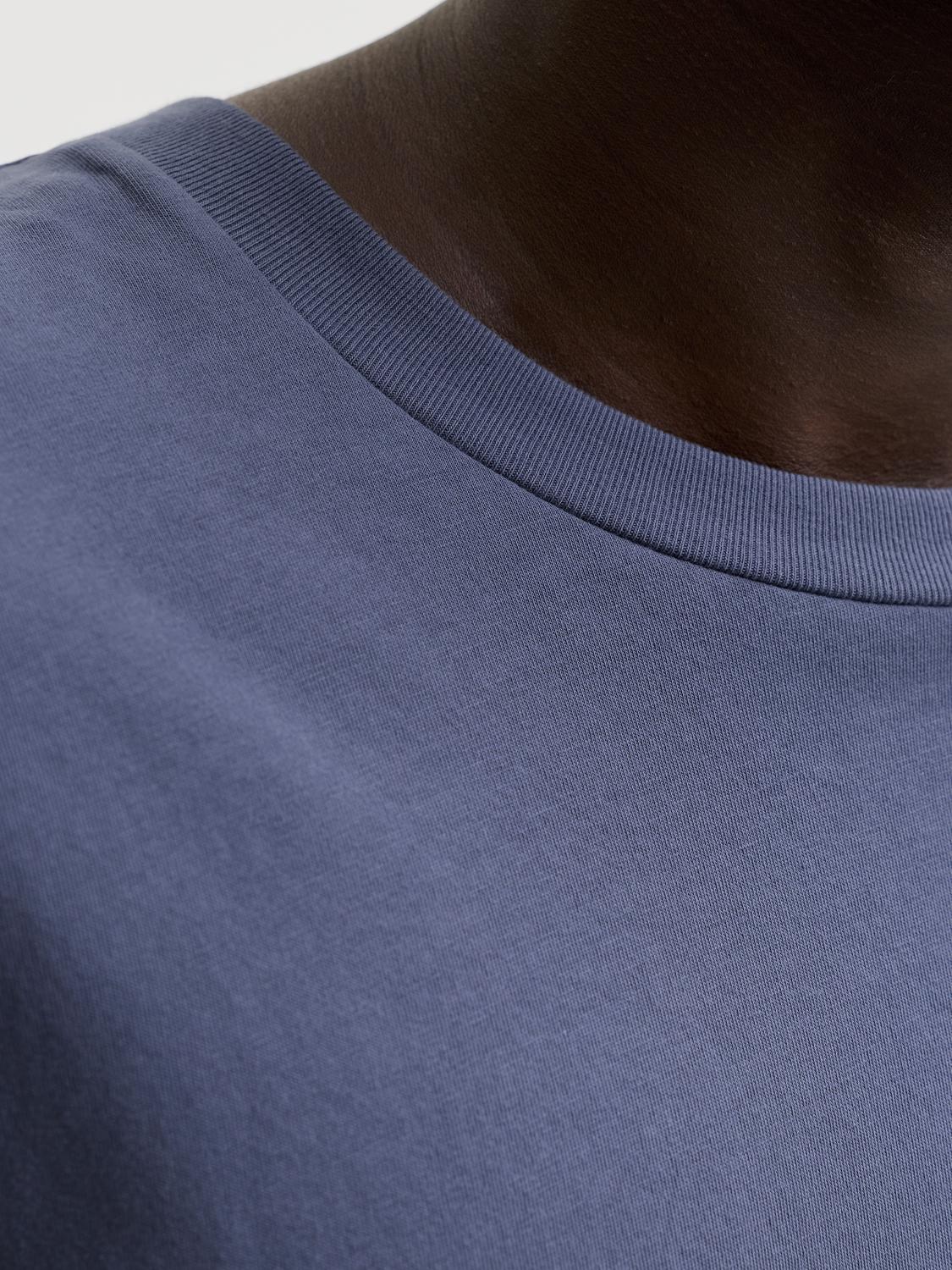 model_shot-detail